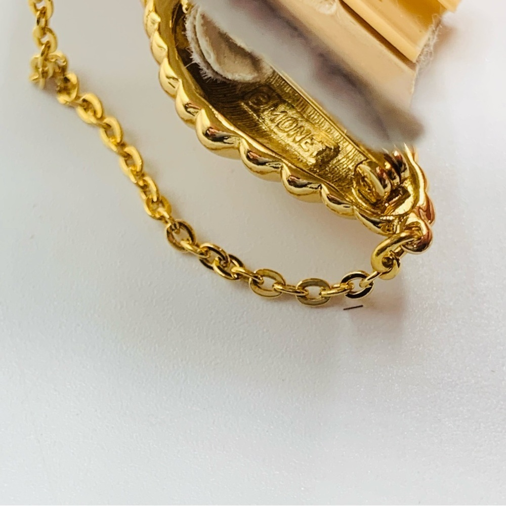 Vintage Signed Monet Gold Tone Bee with Hive Double Brooch Sweater Guard - Picture 8 of 9